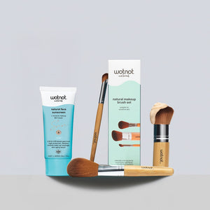 SPF 40 BB cream set with makeup brushes featuring sunscreen and brush set.